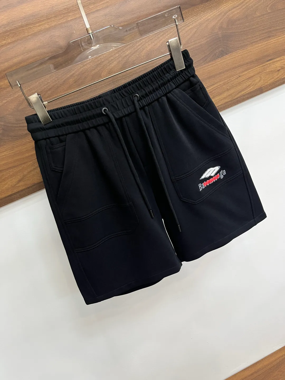 Balenciaga Balenciaga complete with three labels 🧊2026 summer New Arrival latest shorts, available at counters, Original goods, fashionable imported original technical fabrics, comfortable upper body, Breathable, original customized hardware accessories, handsome and stylish upper body, complete with three labels, recommended style, extremely high grade, purchasing agent Sizes: M-3XL, maximum wear 195 catties H 2026 New Arrival first release